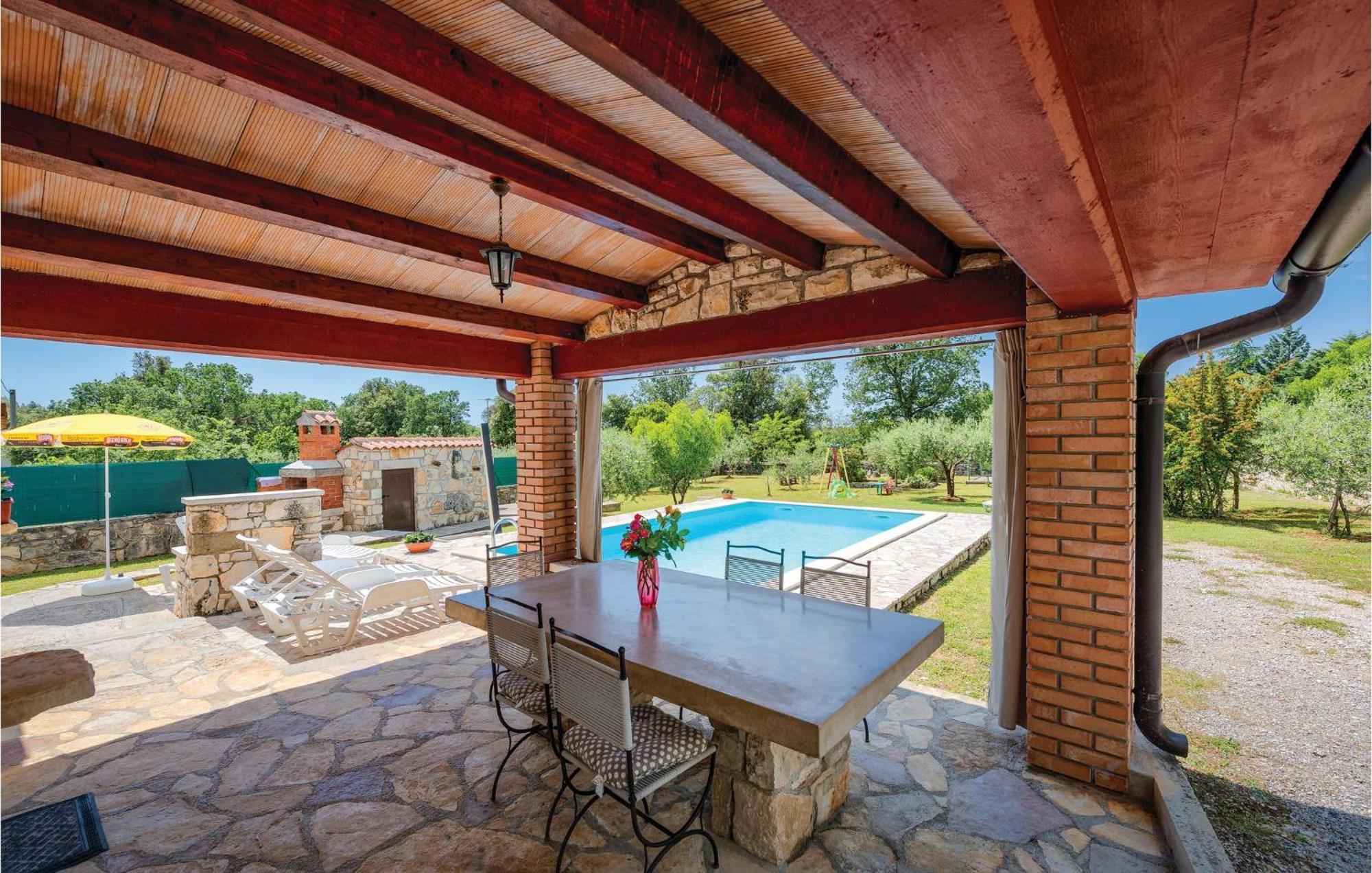 Amazing In With Outdoor Swimming Pool Holiday home *